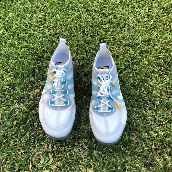nike vapormax se white